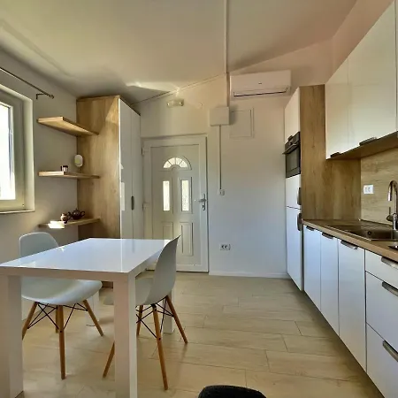 Apartments Ursula Trogir Exterior photo